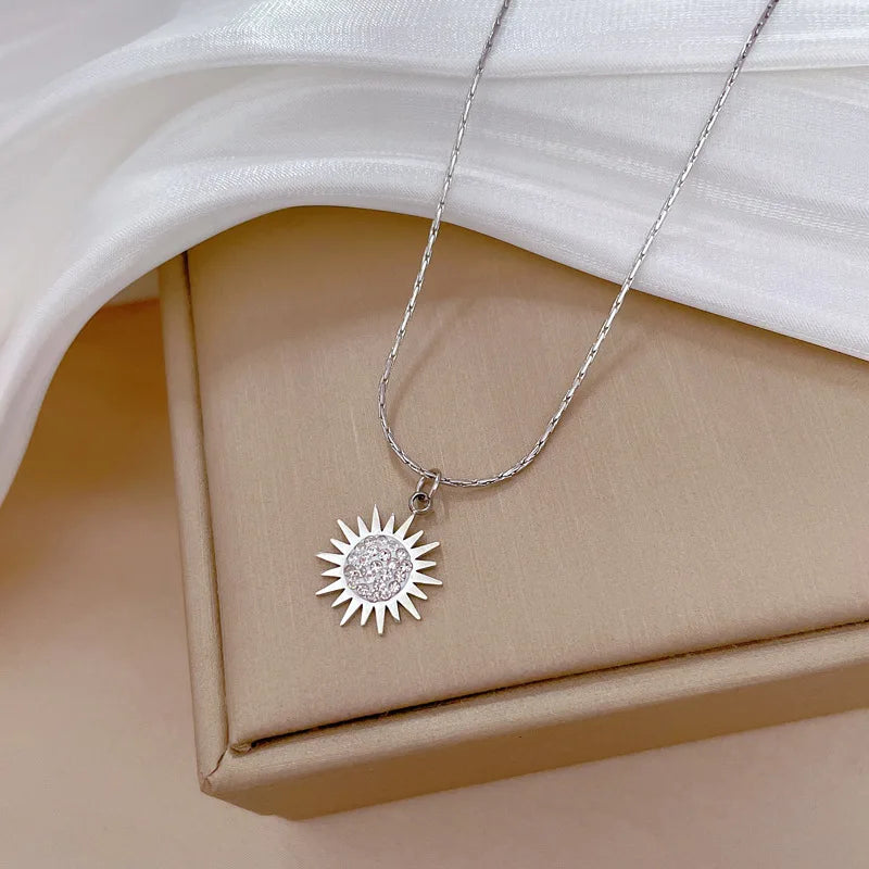 Stainless Steel CZ Crystal Sunflower Pendant Necklace For Women Round Solar Sun Charm Fashion Jewelry Retro Necklace Collar