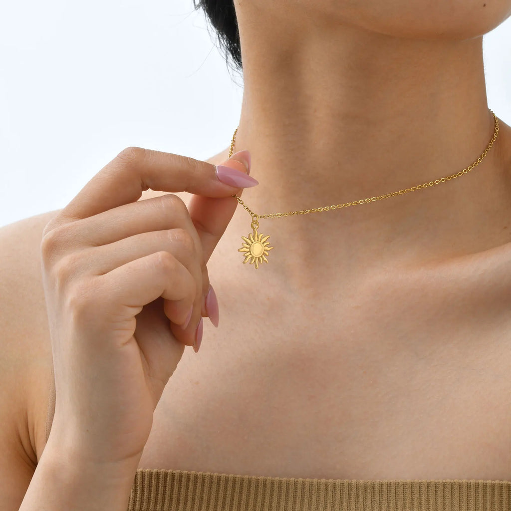 Vnox Gold Plated Shining Sunflower Necklace For Women,Stainless Steel  Aesthetic Jewelry,Fashion Sun Pendent Necklace Girls Gift