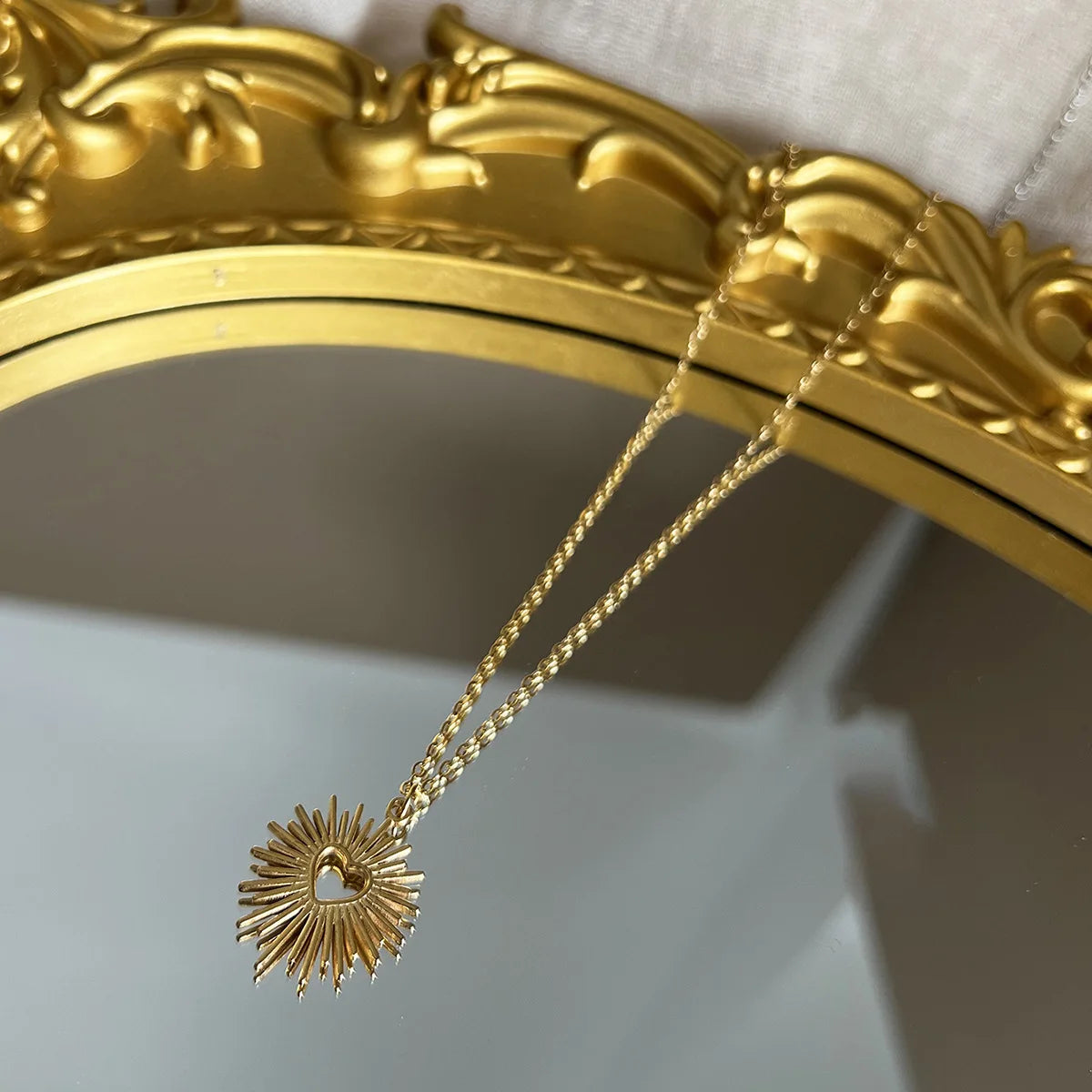 Stainless Steel CZ Crystal Sunflower Pendant Necklace For Women Round Solar Sun Charm Fashion Jewelry Retro Necklace Collar