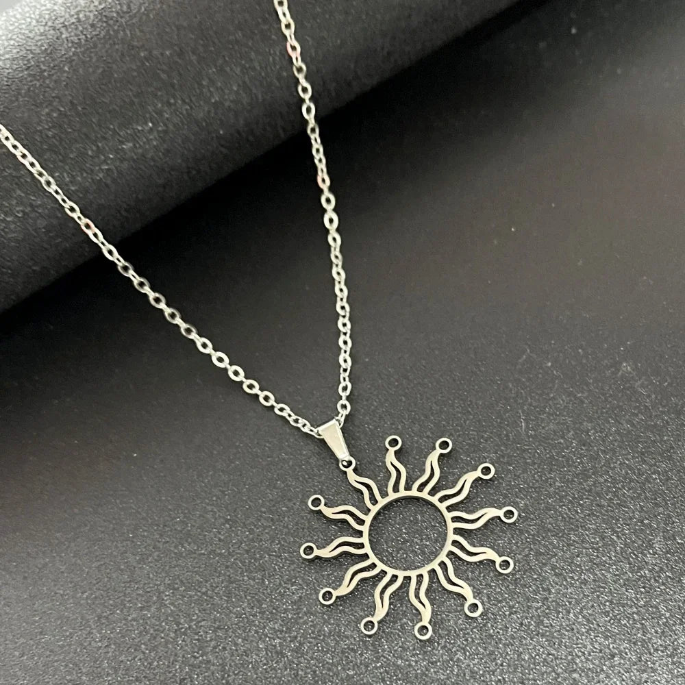 Stainless Steel CZ Crystal Sunflower Pendant Necklace For Women Round Solar Sun Charm Fashion Jewelry Retro Necklace Collar