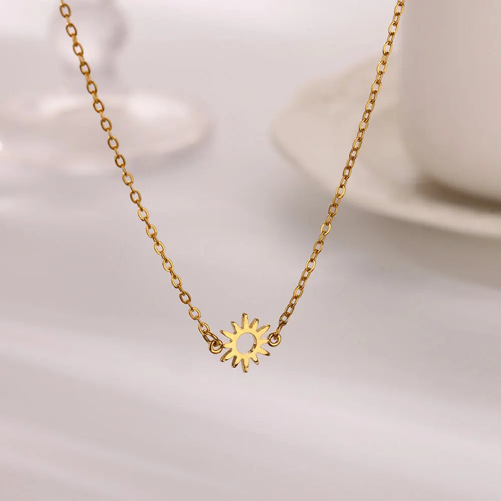 Stainless Steel Geometric Necklace For Women Fashion Sun Sunflower Pendant Clavicle Chain Aesthetic Jewelry Accessories Femme