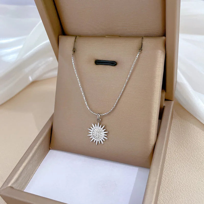 Stainless Steel CZ Crystal Sunflower Pendant Necklace For Women Round Solar Sun Charm Fashion Jewelry Retro Necklace Collar