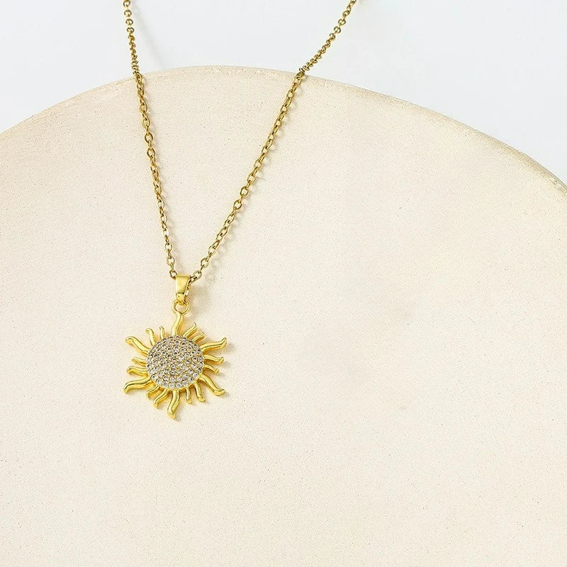 Stainless Steel CZ Crystal Sunflower Pendant Necklace For Women Round Solar Sun Charm Fashion Jewelry Retro Necklace Collar