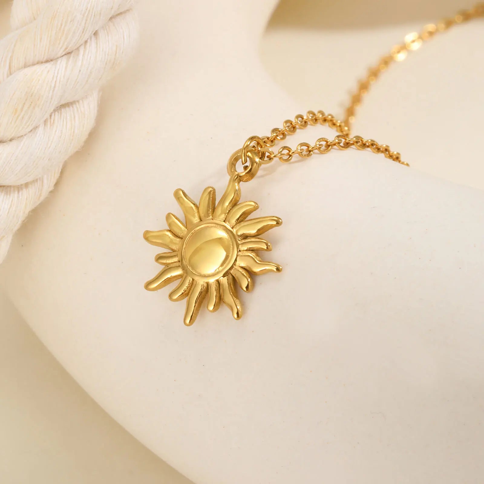 Vnox Gold Plated Shining Sunflower Necklace For Women,Stainless Steel  Aesthetic Jewelry,Fashion Sun Pendent Necklace Girls Gift