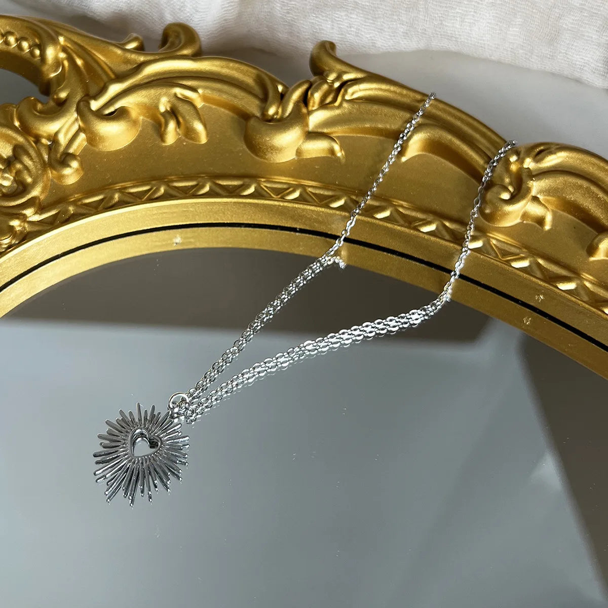 Stainless Steel CZ Crystal Sunflower Pendant Necklace For Women Round Solar Sun Charm Fashion Jewelry Retro Necklace Collar